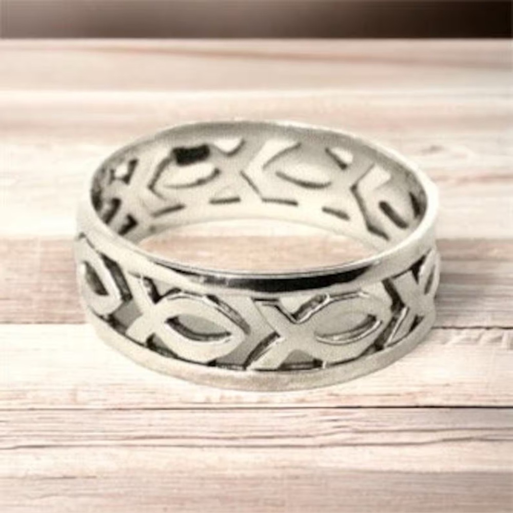 Elegant 925 Sterling Silver Christian Fish Ichtys Ring